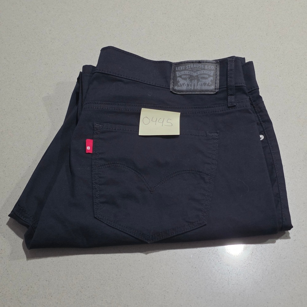 Levi Strauss & Co 725 High Rise Bootcut Black Pants W32 L30 19632-1769 - Picture 9 of 9